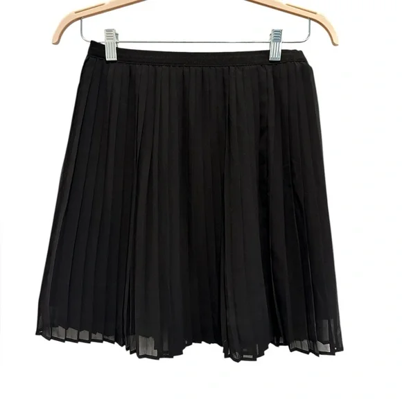 ☀️ NWOT UNIQLO Black Pleated Mini Skirt Women’s Medium (Waist 28–29”) - Picture 2 of 3